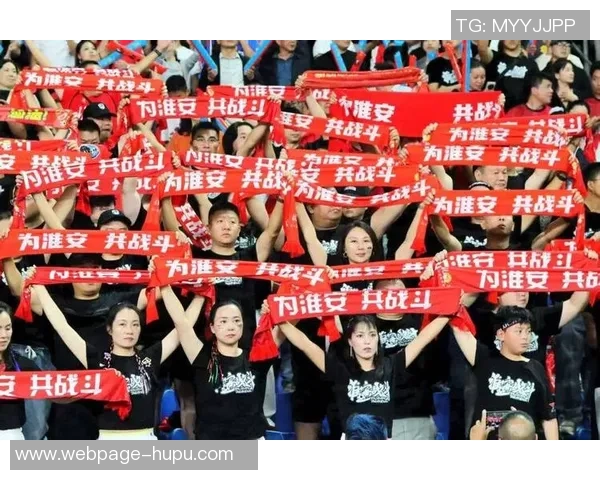 11月17日火箭队迎战强敌期待精彩对决球迷热情高涨助威现场