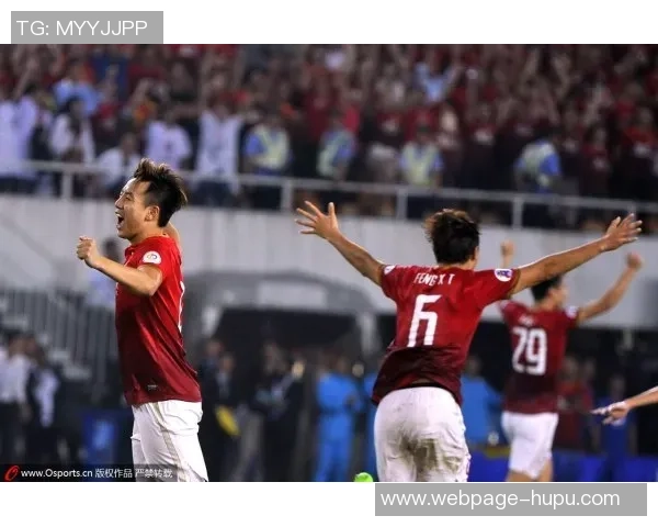 国际米兰与拜仁激战正酣比分悬念迭起引发球迷热议 国际米兰与拜仁激战正酣比分悬念迭起引发球迷热议