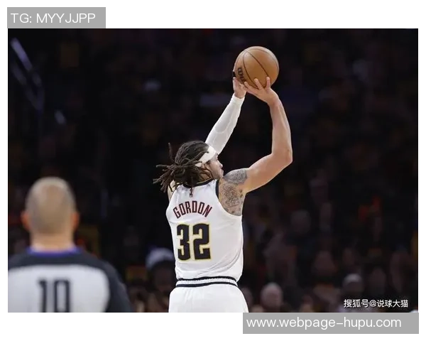 尼克斯罗斯在激烈对决中挑战雷霆球队展现精彩表现与战术较量